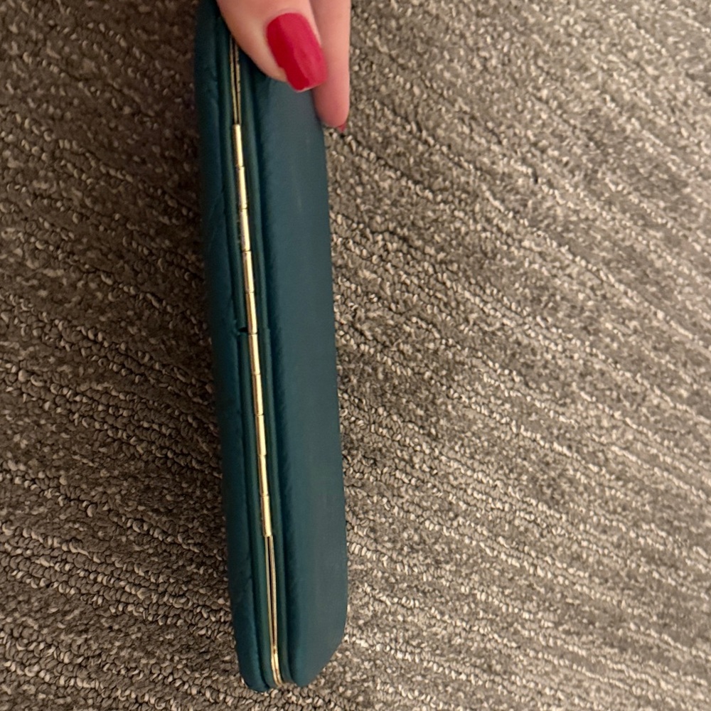 Guess Dark Green/Teal Quilted Wallet with Gold Detail - Picture 4 of 7